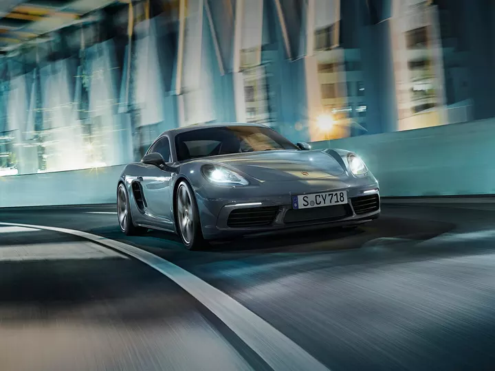 Автомобиль марки Porsche, модель 718